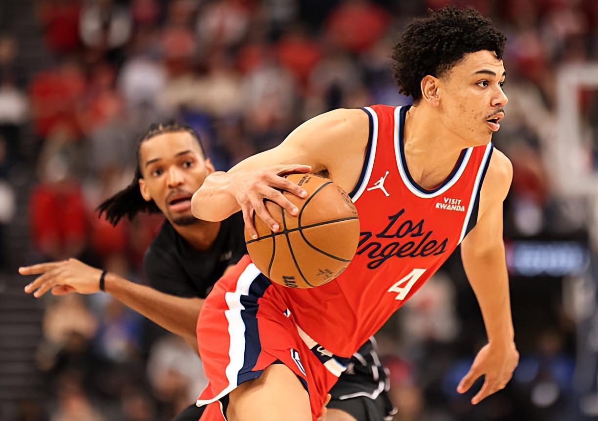 表现确实不算糟糕，但快船锋线新秀显然还能够做得更好一些？